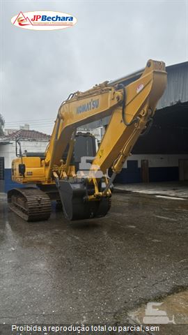 Escavadeira Komatsu PC200