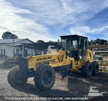 Motoniveladora New Holland RG140B