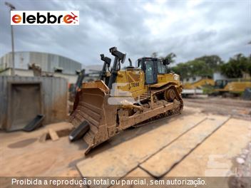 Trator de Esteira Caterpillar D8T