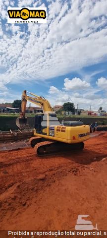 Escavadeira Komatsu PC210