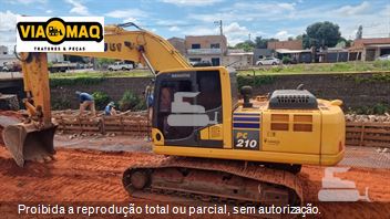 Escavadeira Komatsu PC210