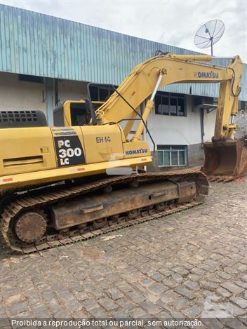 Escavadeira Komatsu PC300