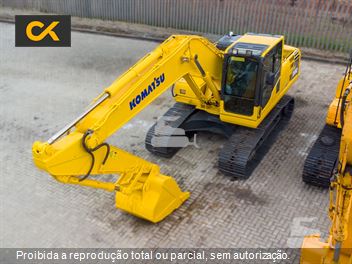 Escavadeira Komatsu PC200