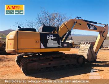 Escavadeira Caterpillar 320D2