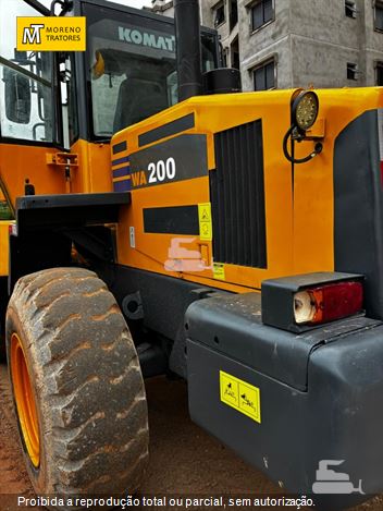 Pá Carregadeira Komatsu WA200