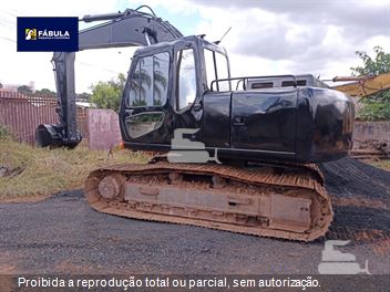 Escavadeira Case CX130