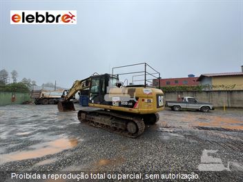 Escavadeira Caterpillar 323D