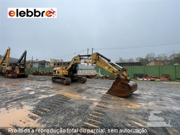 Escavadeira Caterpillar 323D