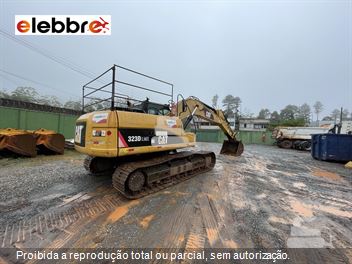 Escavadeira Caterpillar 323D