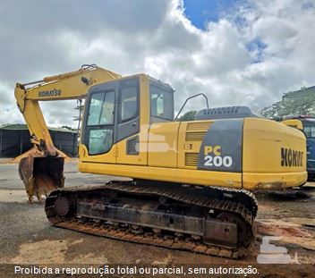 Escavadeira Komatsu PC200