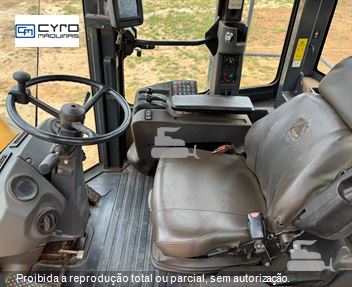 Pá Carregadeira John Deere 744K-II