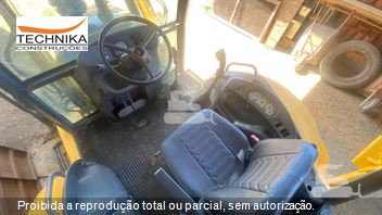 Retro Escavadeira New Holland B95B
