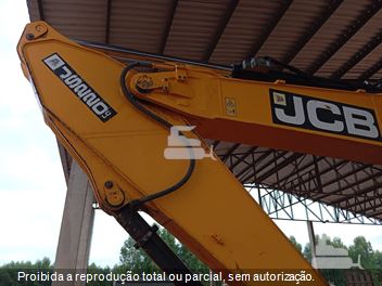 Escavadeira JCB JS220 LC