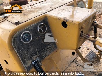 Trator de Esteira Caterpillar D4E