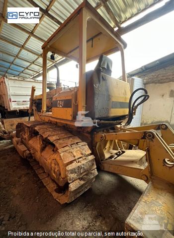 Trator de Esteira Caterpillar D6D