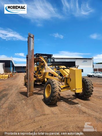 Motoniveladora Caterpillar 140K