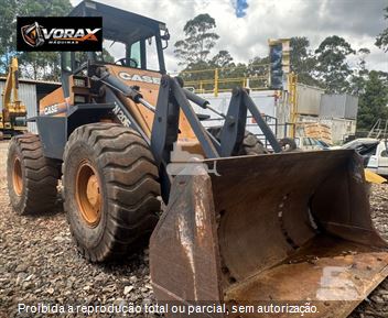 Pá Carregadeira Case W20E