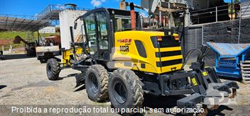 Motoniveladora New Holland RG140B