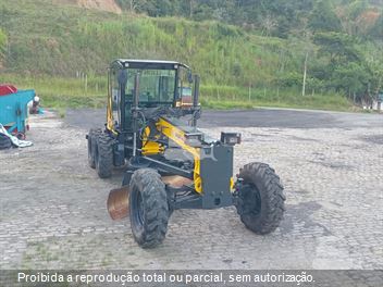 Motoniveladora New Holland RG140B