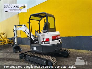 Mini-Escavadeira Bobcat E35