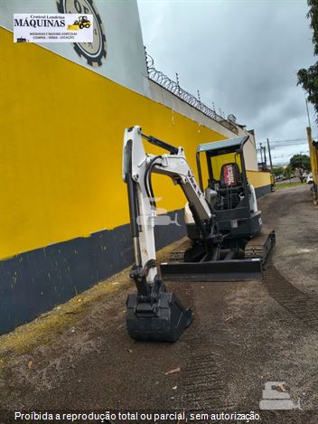 Mini-Escavadeira Bobcat E35