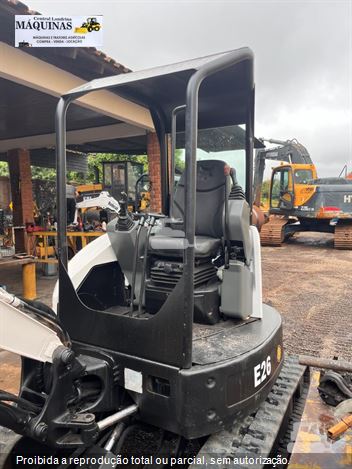 Mini-Escavadeira Bobcat E26