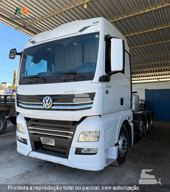 Caminhão Volkswagen Meteor 29.520 6x4 2p (diesel)(E5)
