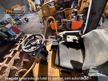 Rolo Compactador Caterpillar CP-533E