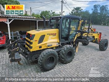 Motoniveladora New Holland RG170B