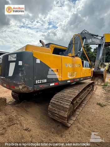 Escavadeira Volvo EC210