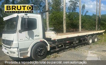 Caminhão Mercedes-Benz Atego 2425 3-Eixos 2p (diesel)