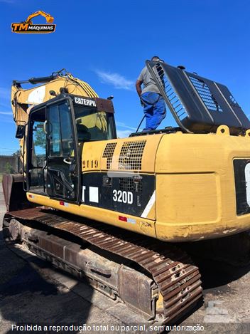 Escavadeira Caterpillar 320DL