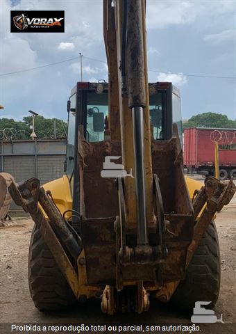 Retro Escavadeira New Holland B90B
