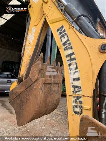 Retro Escavadeira New Holland B90B