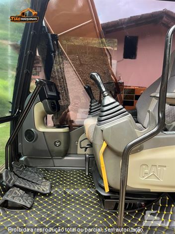 Escavadeira Caterpillar 313D2 L
