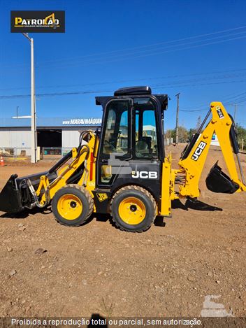 Mini-Retroescavadeira JCB 1CX