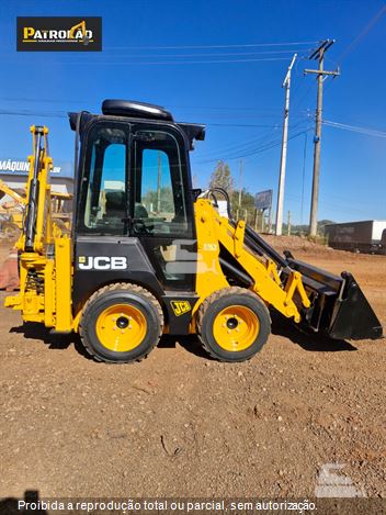 Mini-Retroescavadeira JCB 1CX