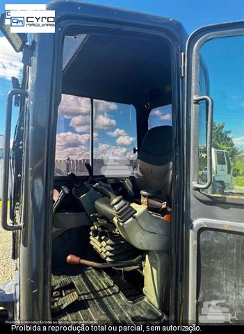 Mini-Escavadeira Bobcat E35