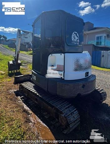 Mini-Escavadeira Bobcat E35