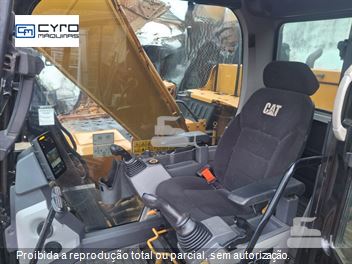 Escavadeira Caterpillar 320