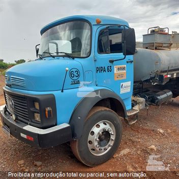 Caminhão Mercedes-Benz 1318 2p (diesel)