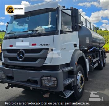 Caminhão Mercedes-Benz Axor 3131 6x4 2p (diesel)(E5)
