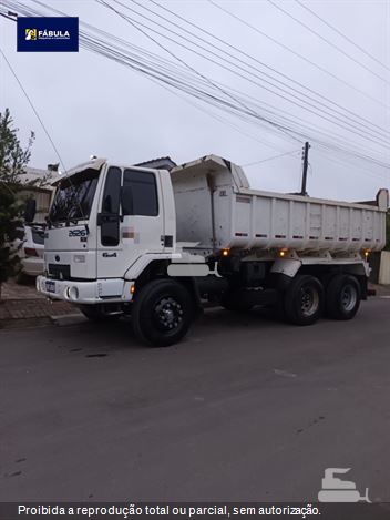 Caminhão Ford CARGO 2626 6x4 T 3-Eixos 2p (diesel)