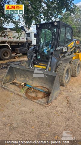 Mini-Carregadeira New Holland L318