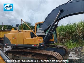 Escavadeira Volvo EC210B