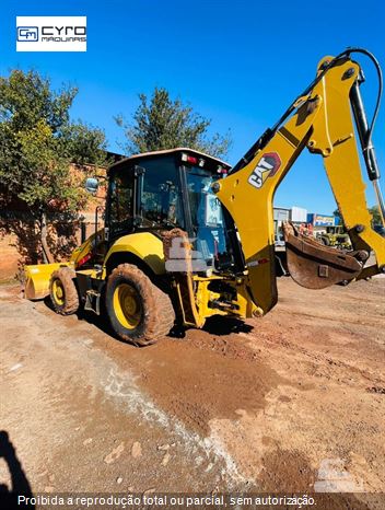 Retro Escavadeira Caterpillar 416F2