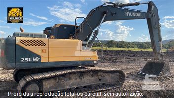 Escavadeira Hyundai R225L VS