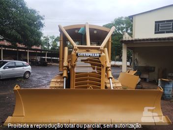 Trator de Esteira Caterpillar D4E