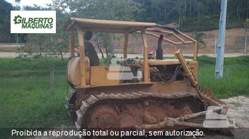 Trator de Esteira Caterpillar D4