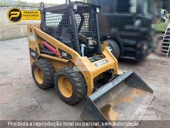 Mini-Carregadeira Caterpillar 216B